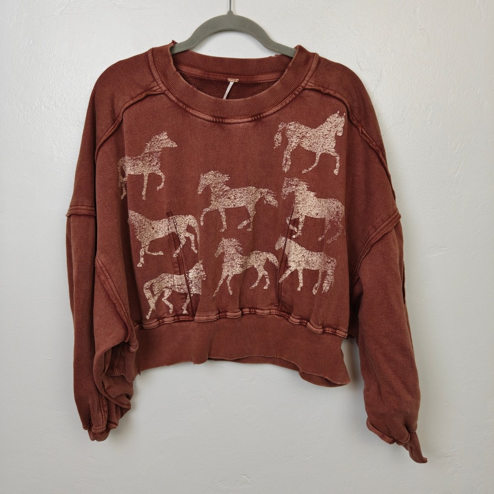 Free People Gaia Sweatshirt Womens XS Brown Horse Graphic Cropped Boho Western - Picture 2 of 9
